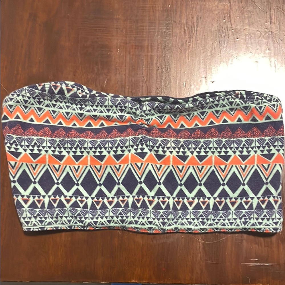 Nollie Multicolor Geometric Crop Top